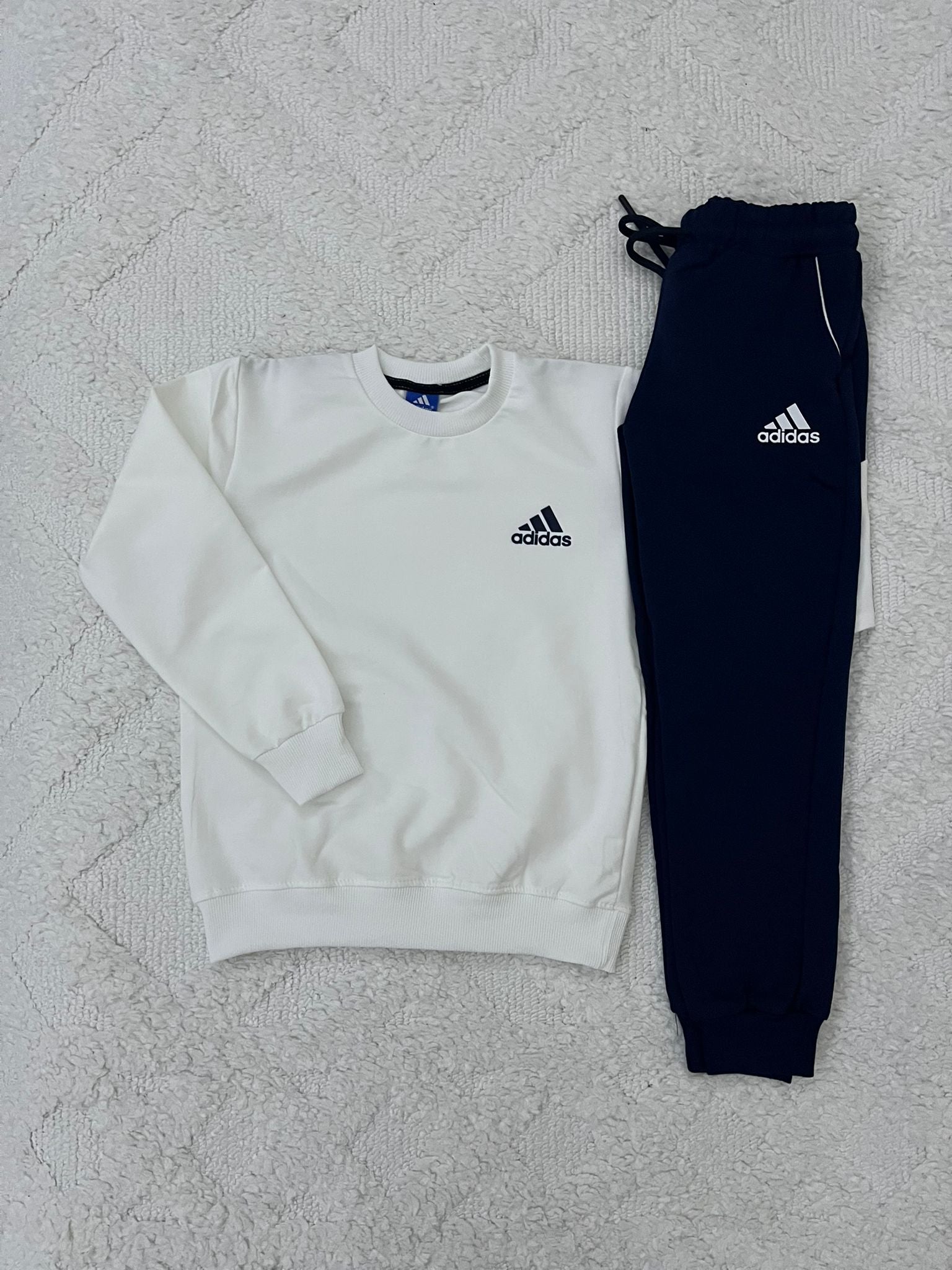 YmnCocuk™ Beyaz-Lacivert Bisiklet Yaka Eşofman Takım