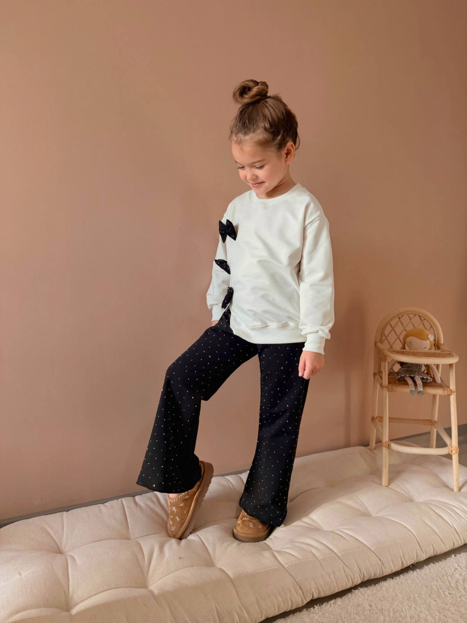 YmnCocuk™ Yandan Fiyonk Detaylı Taş İşlemeli Takım